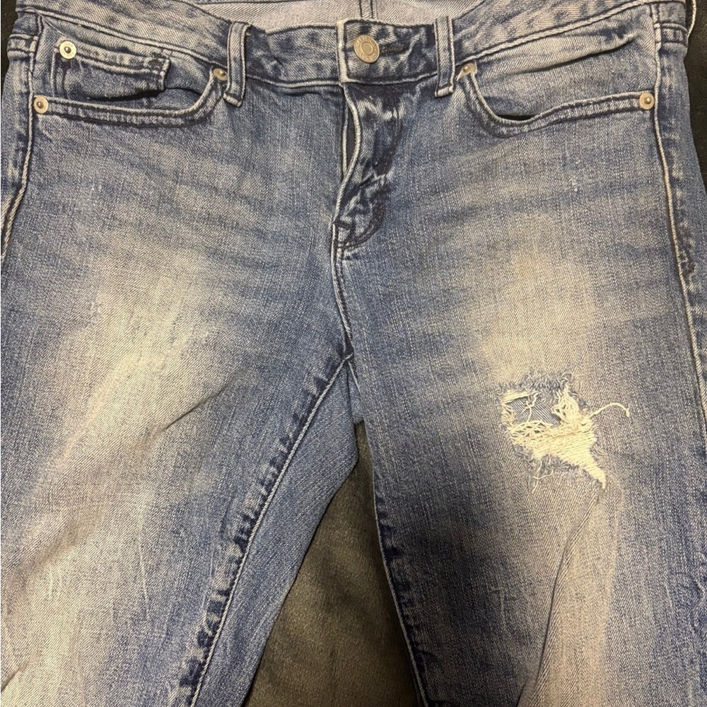 Gap 1969 distressed skinnies